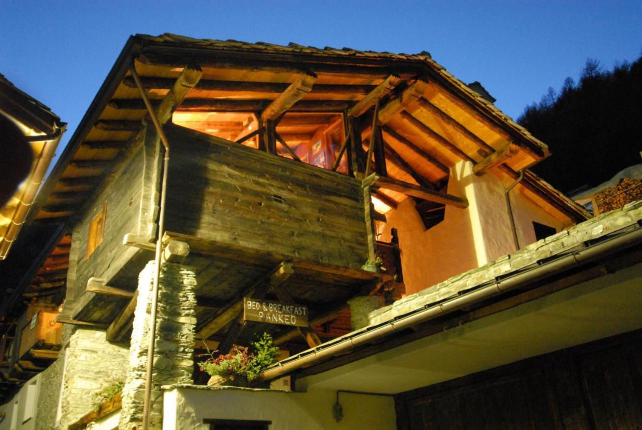 B&B A Pankeo Valtournenche Bagian luar foto