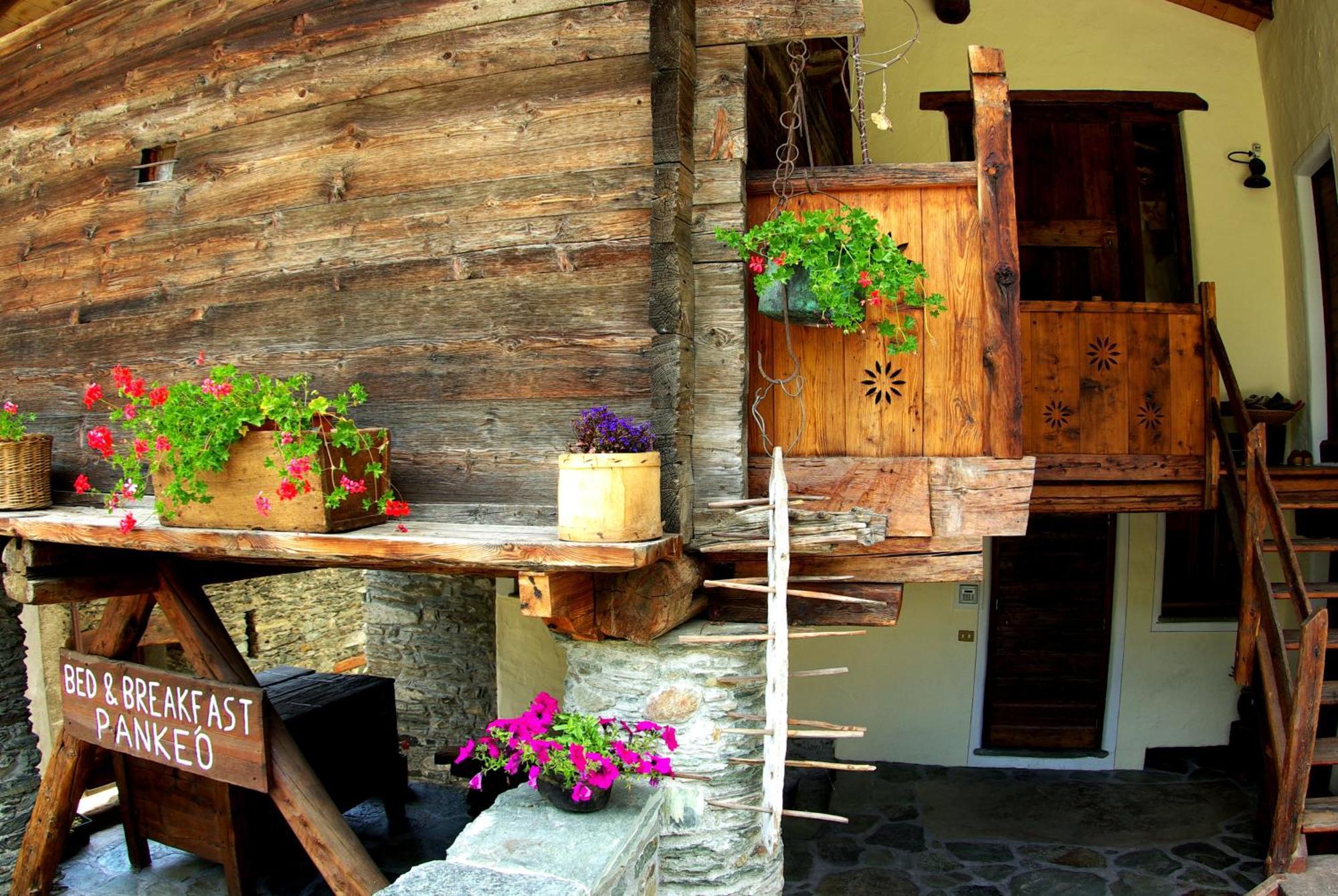 B&B A Pankeo Valtournenche Bagian luar foto